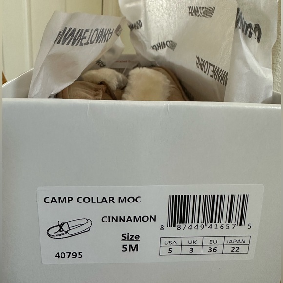 Minnetonka Moccasin slippers - Picture 9 of 12